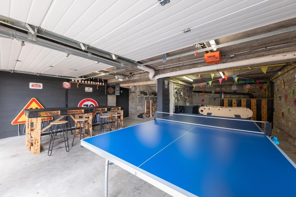 Game Room, Table tennis