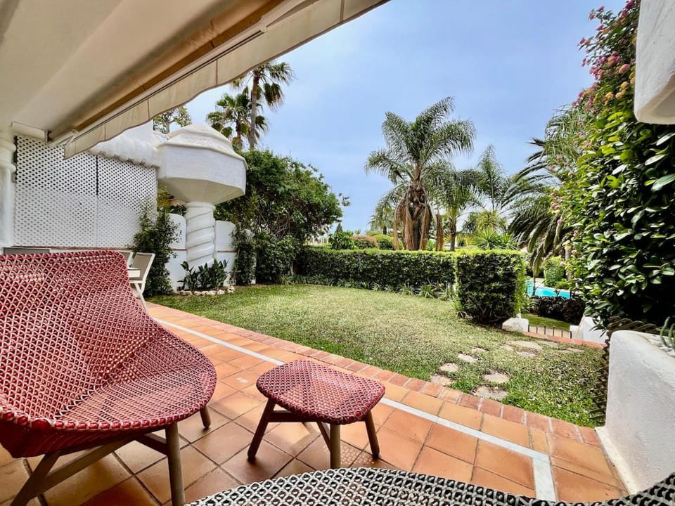 Cozy Townhouse with Sea View House in Marbella