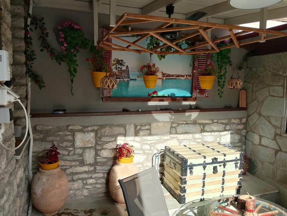 Αυθεντικό πετρινο στην Ναύπακτο Apartment in Peloponnese, Western Greece and the Ionian