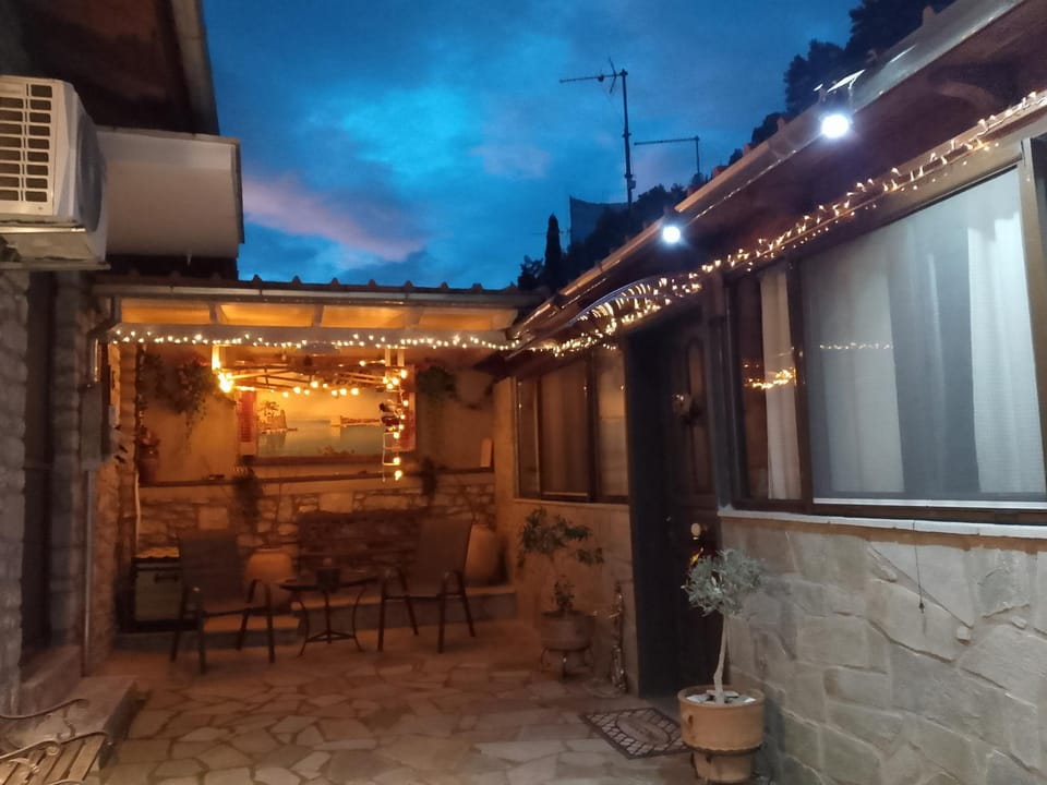 Αυθεντικό πετρινο στην Ναύπακτο Apartment in Peloponnese, Western Greece and the Ionian