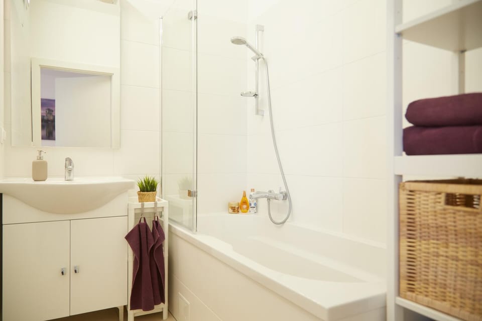 Shower, Bathroom, Bath, towels
