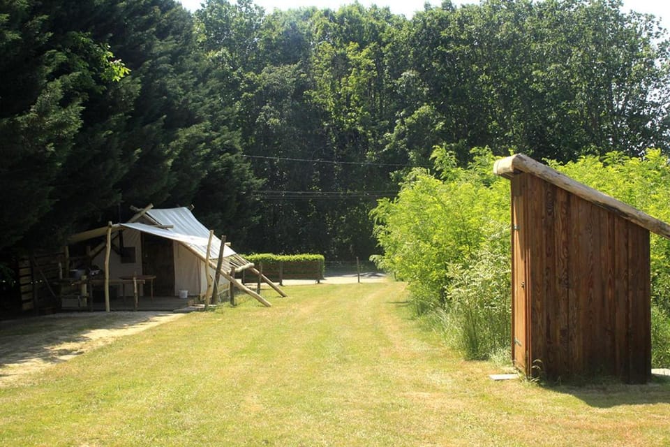 Garden, Photo of the whole room, Garden view