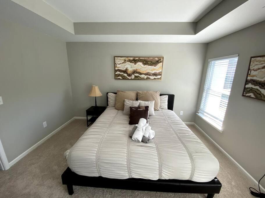 Brand NEW HOME mins to airport Apartment in College Park