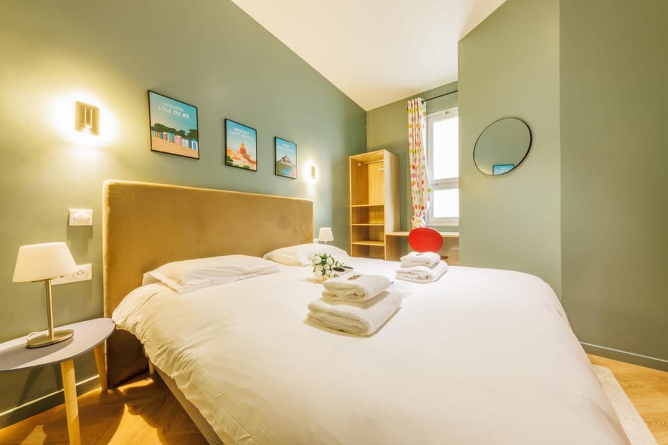 Bed, Bedroom