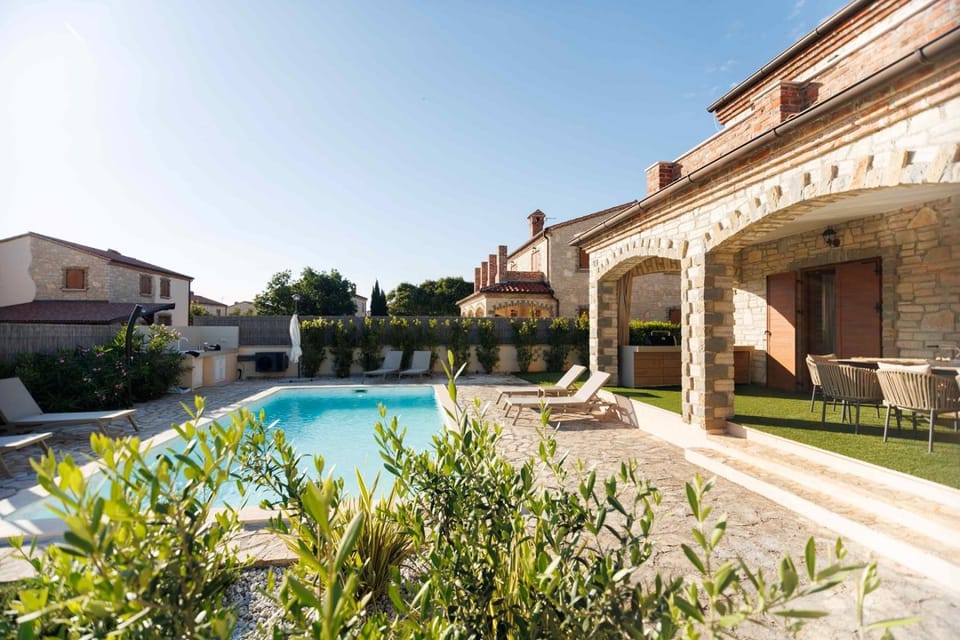 Villa del Lago with heated pool Villa in Istria County