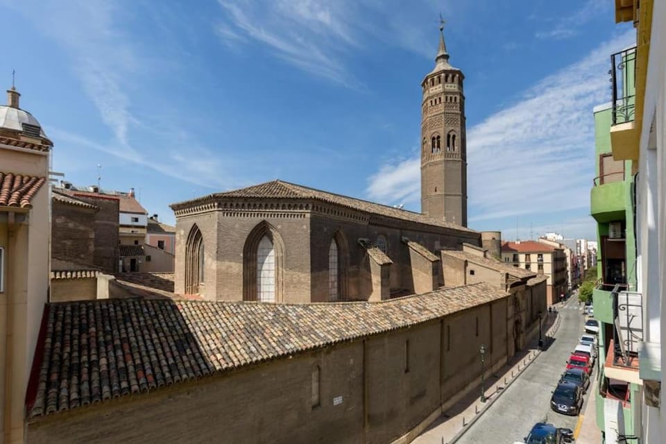 SB1 - 2 Bedroom apartment in Historic Center Apartment in Zaragoza
