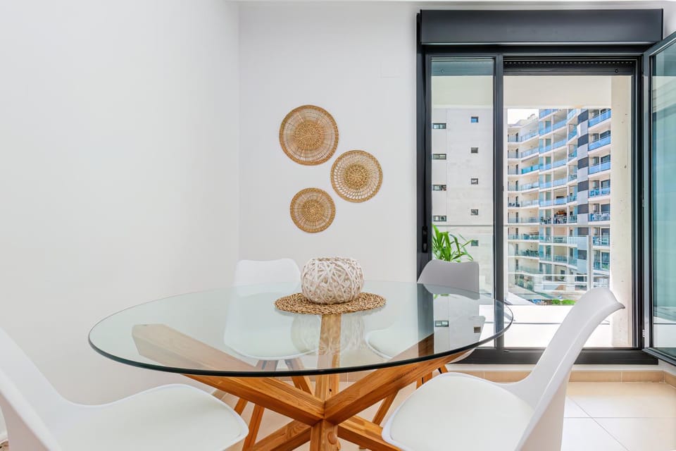 Seating area, Dining area