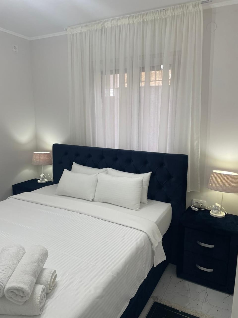 Bed, Photo of the whole room, Bedroom, towels