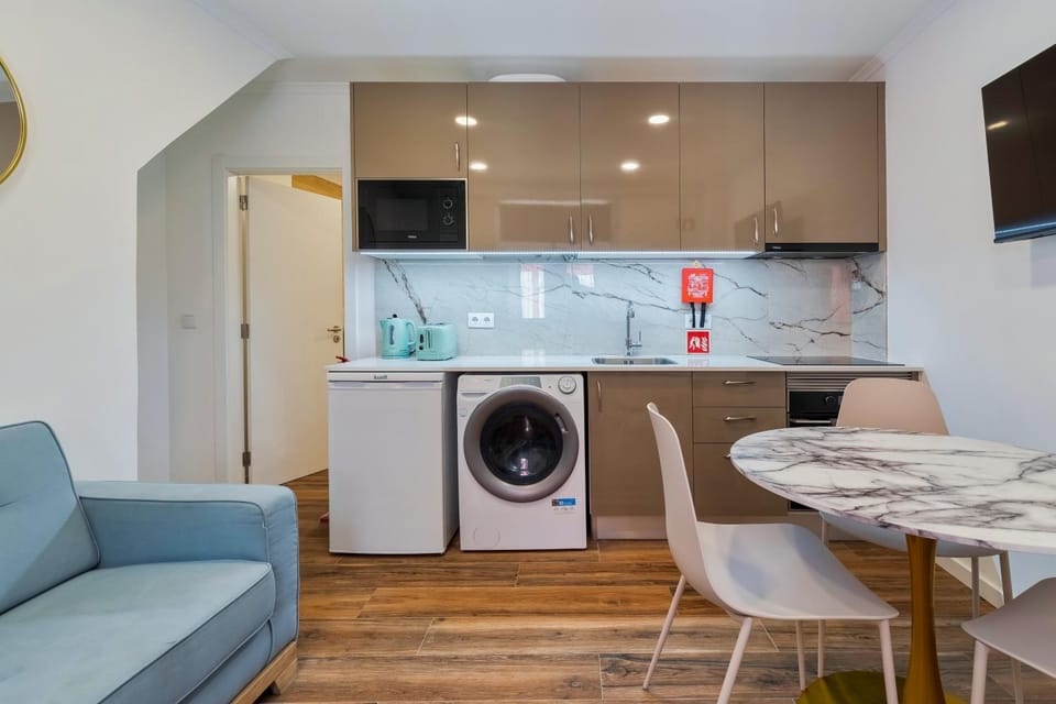 Dining area, Communal kitchen, minibar, washing machine