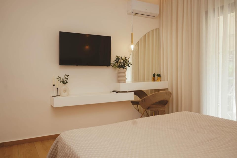 TV and multimedia, Bedroom, air conditioner