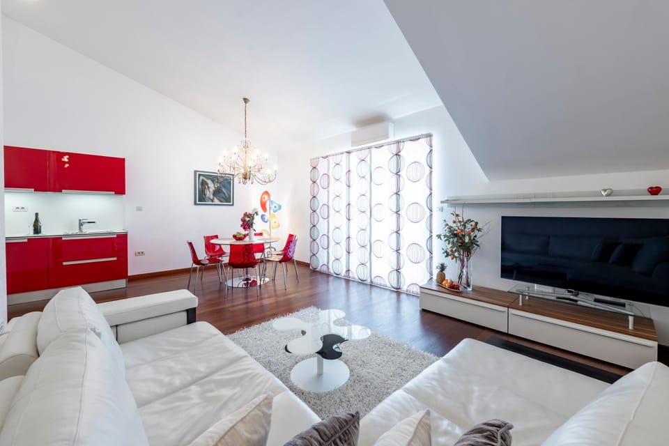TV and multimedia, Living room, Dining area