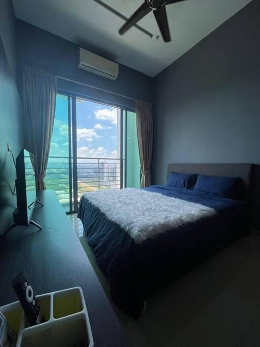 Modern Dpulze Soho fit 4pax,Netflix provided Apartment in Selangor, Malaysia