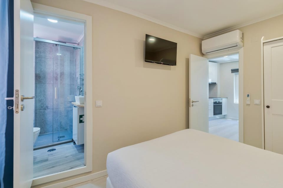 Bed, Bedroom, air conditioner