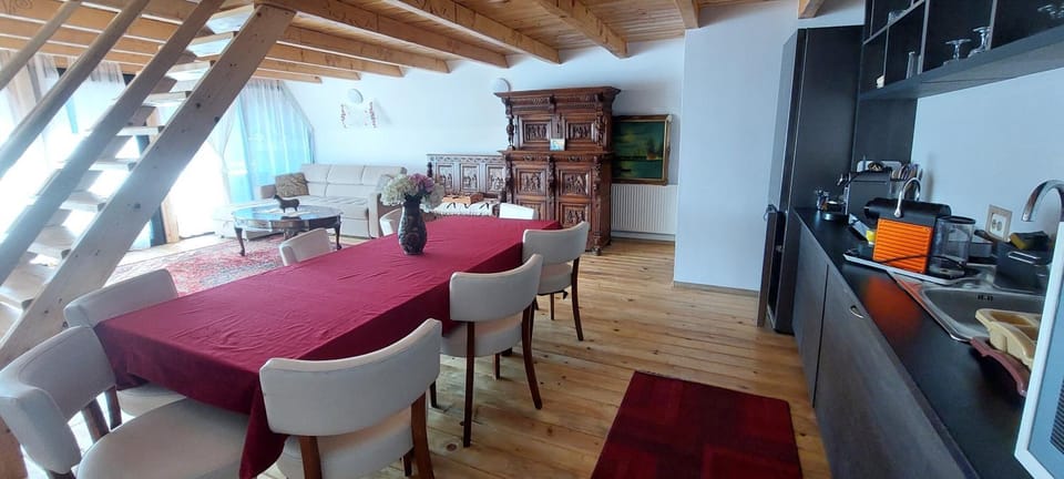 Coffee/tea facilities, Kitchen or kitchenette, Seating area, Dining area, pet friendly