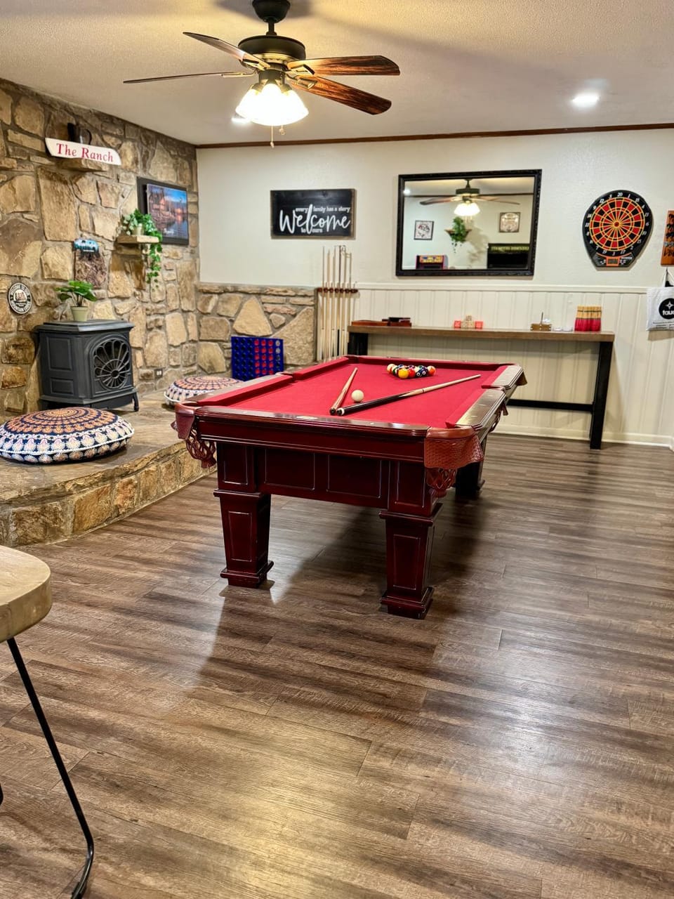 Billiard, Darts, Game Room