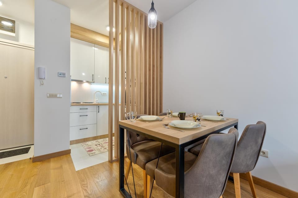 Kitchen or kitchenette, Living room, Seating area, Dining area, minibar
