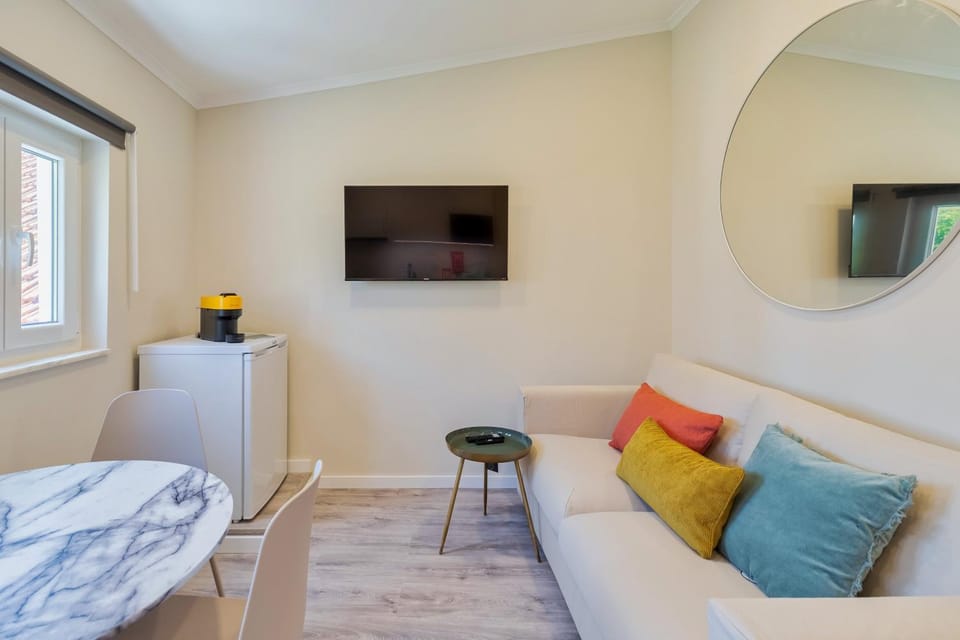Living room, Seating area, Evening entertainment