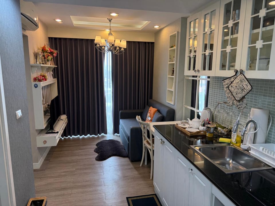 The Blu X bangsaen miracle seaview High floor Apartment in Chon Buri Changwat