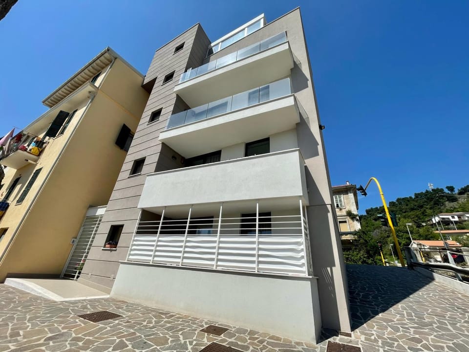 Property building, Balcony/Terrace