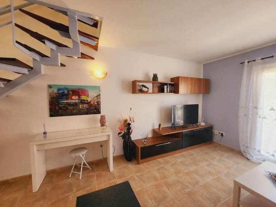 Communal lounge/ TV room, TV and multimedia