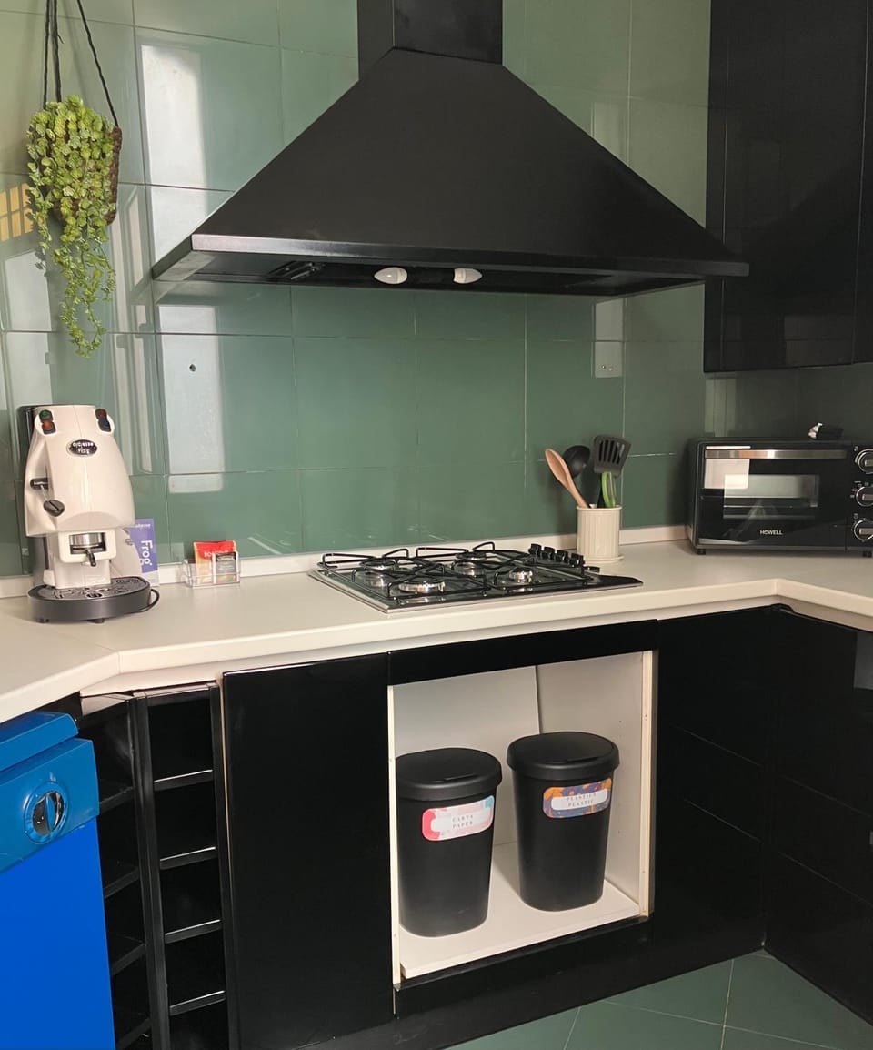 Kitchen or kitchenette, pet friendly, stove