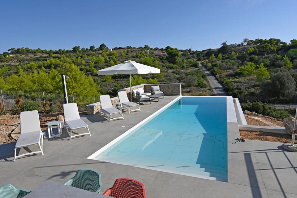 Day, Pool view, Swimming pool, sunbed