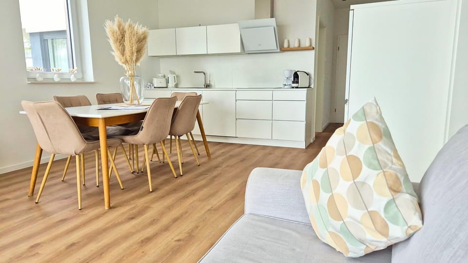 Dining area, Food, kitchen