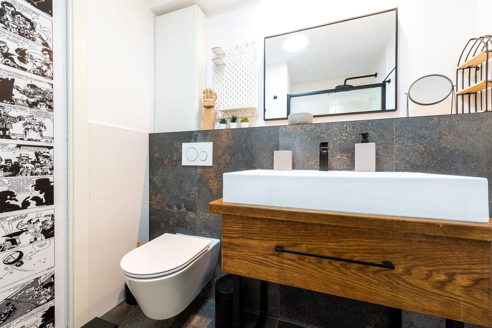 Shower, Toilet, Bathroom