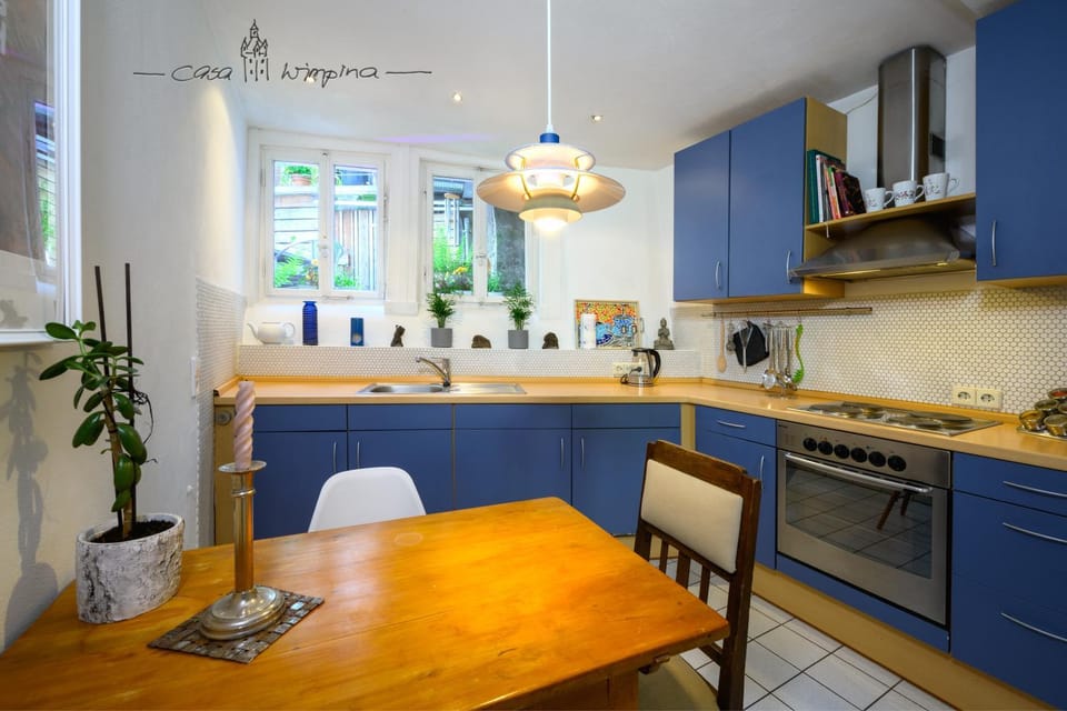 Kitchen or kitchenette, Dining area, pet friendly, stove