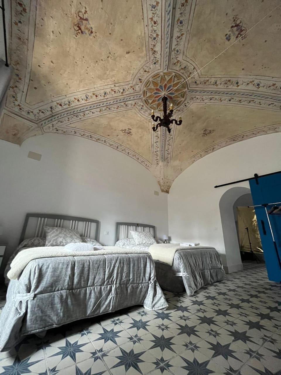 El palacete azul House in Extremadura, Spain