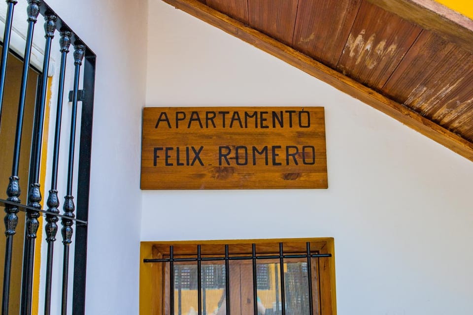 Facade/entrance, Off site