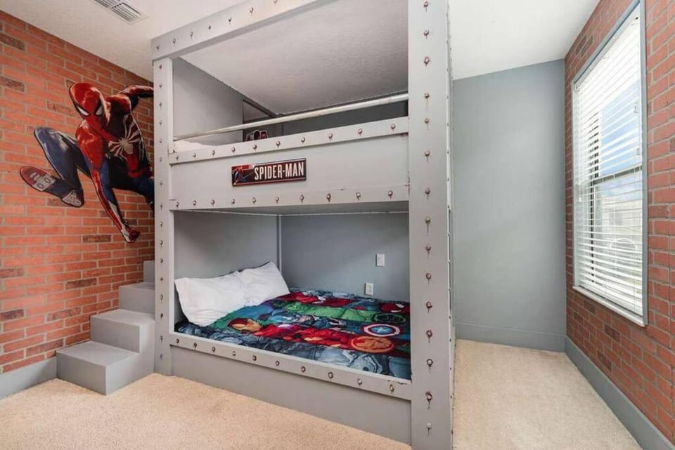 Upscale Family Home withCustom Arcade, Theatre Villa in Four Corners