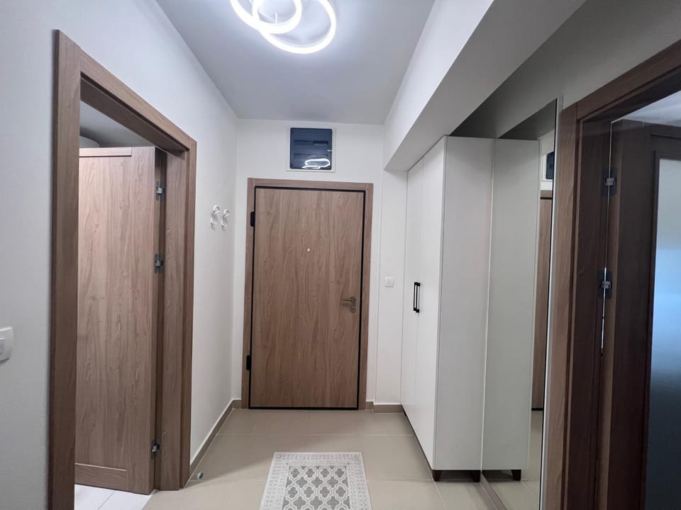 White Homes 1BR/APT•Master Quart Apartment in Podgorica