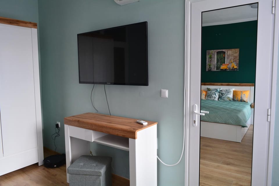 TV and multimedia, Bedroom