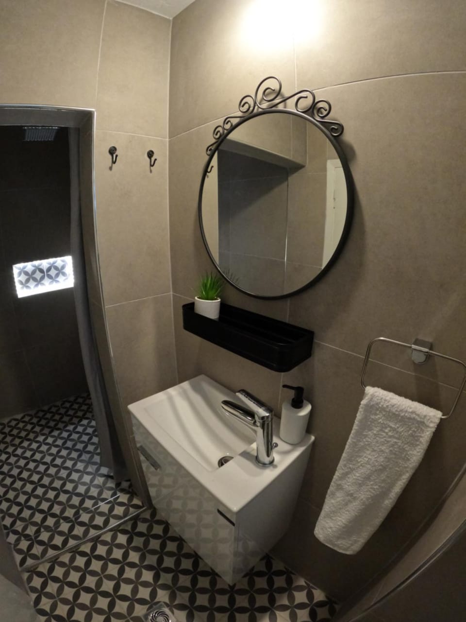 Shower, Bathroom, towels