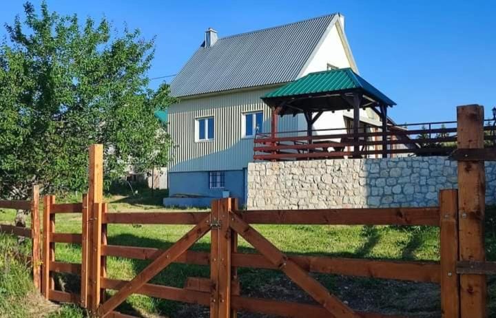 DURMITOR APARTMAN Pitomine Apartment in Montenegro