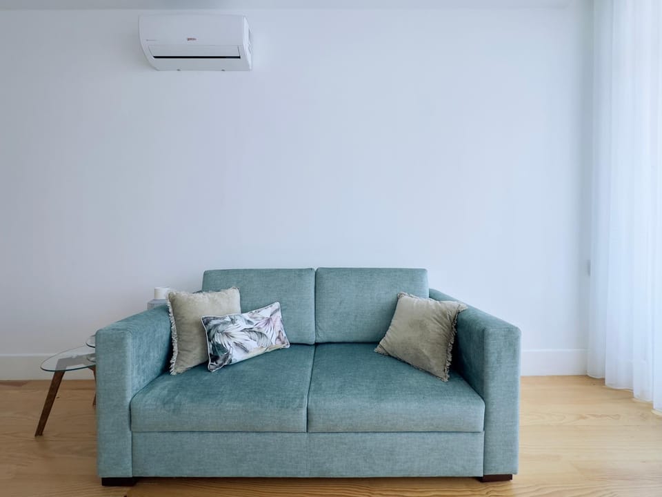 Seating area, air conditioner