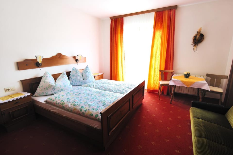 Seating area, Bedroom