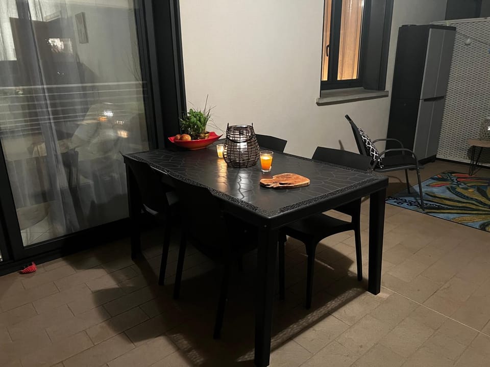 Grand T2 terrasse 27m2 plein sud Folelli centre Apartment in Corsica