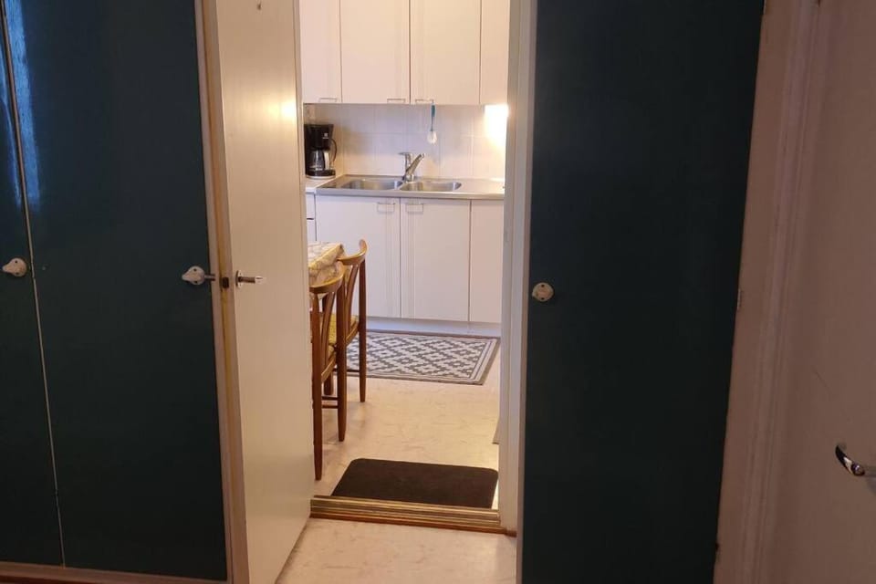 Kitchen or kitchenette, Dining area, wardrobe