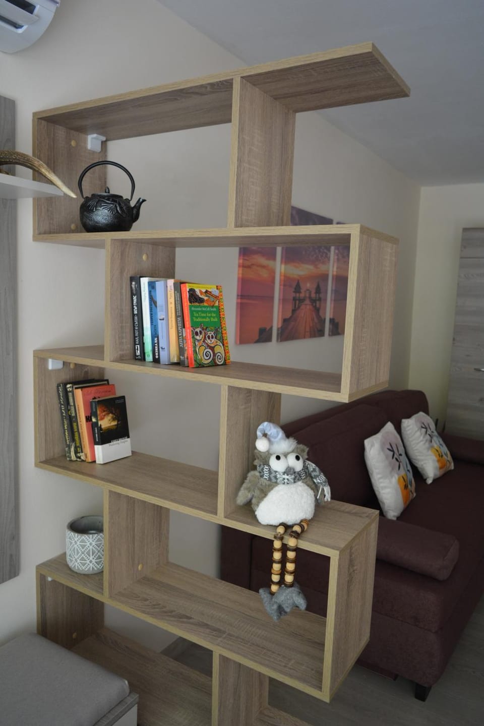 Library, Living room