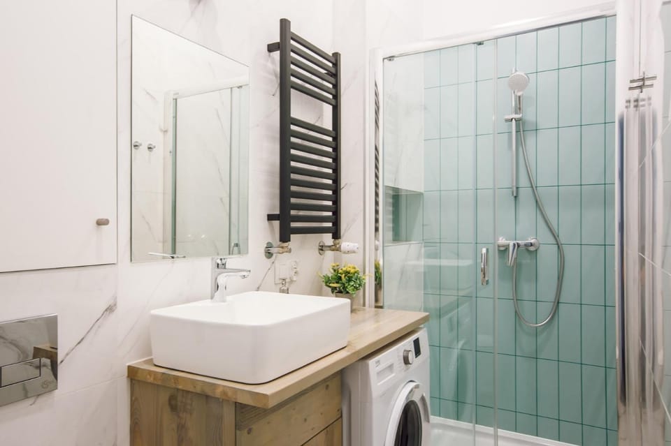 Shower, Bathroom, towels