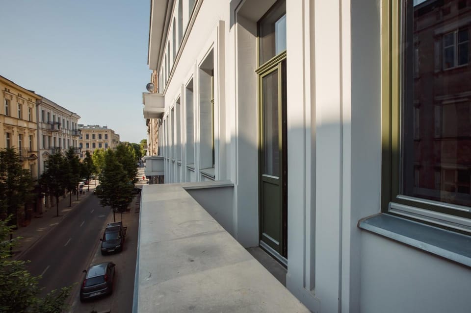 Neighbourhood, Street view