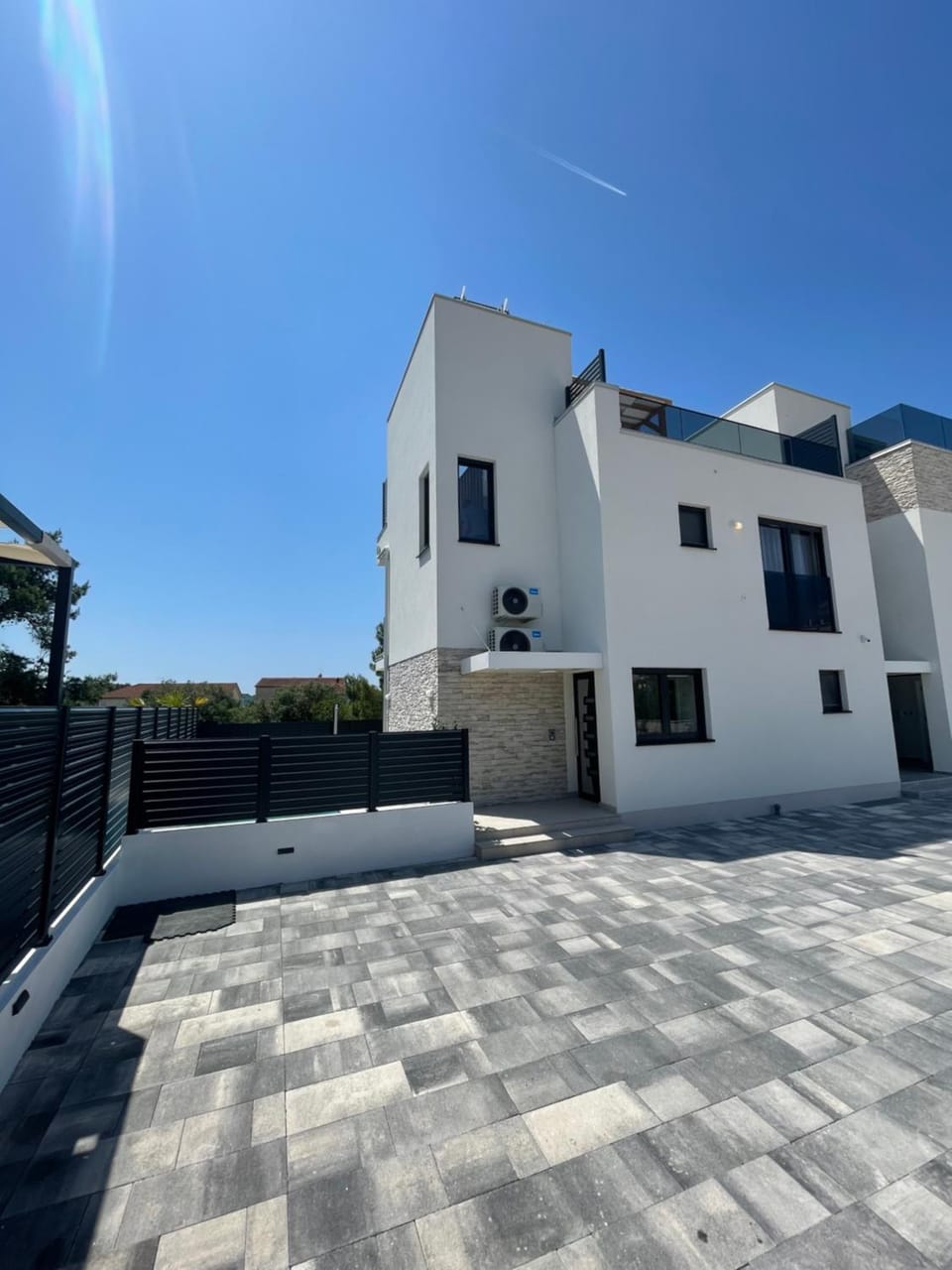 Property building, Day