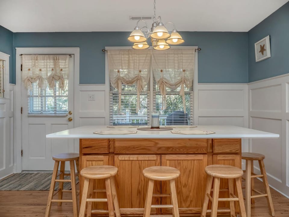 550 Tarpon Pond Cottage House in Seabrook Island