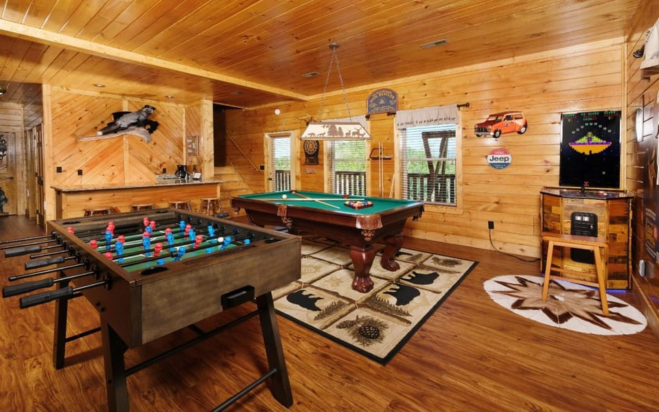 Billiard, Game Room