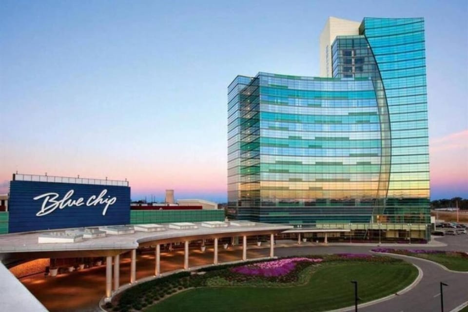 Lg-Group Oasis Near Beach w/Firepit; Pets OK Apartment in Michigan City