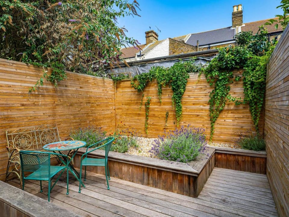 Cosy Blue Shells Cottage - 2bedrooms - Garden - 5mins beach - 1min Shell Grotto House in Margate
