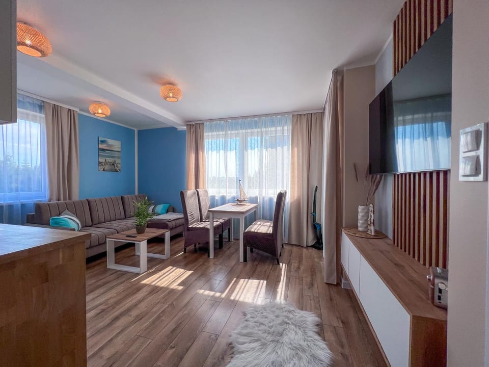 TV and multimedia, Living room, Photo of the whole room, Seating area, hair dresser