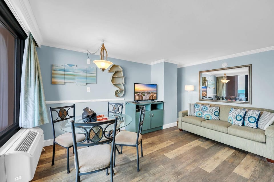 Direct Oceanfront Lazy River Top Resort House in Myrtle Beach